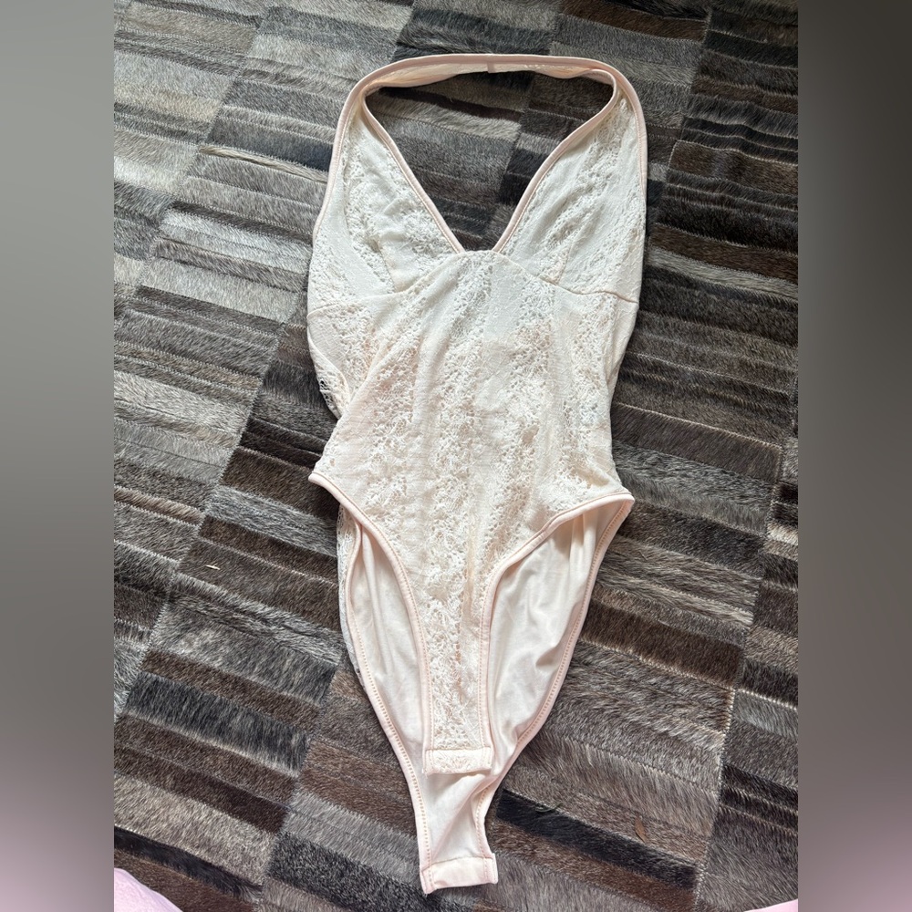 SHEIN Elegant Lace Bodysuit in Cream